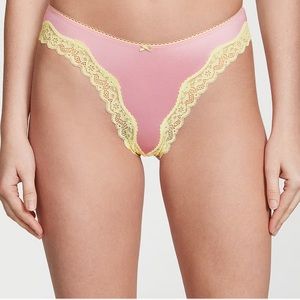 Victoria’s Secret | 3 thong panty bundle